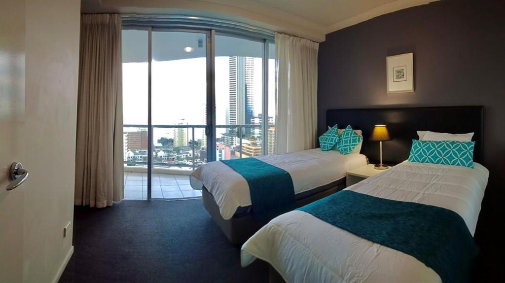 Deluxe Chevron Renaissance Apartment โกลด์โคสต์ ภายนอก รูปภาพ