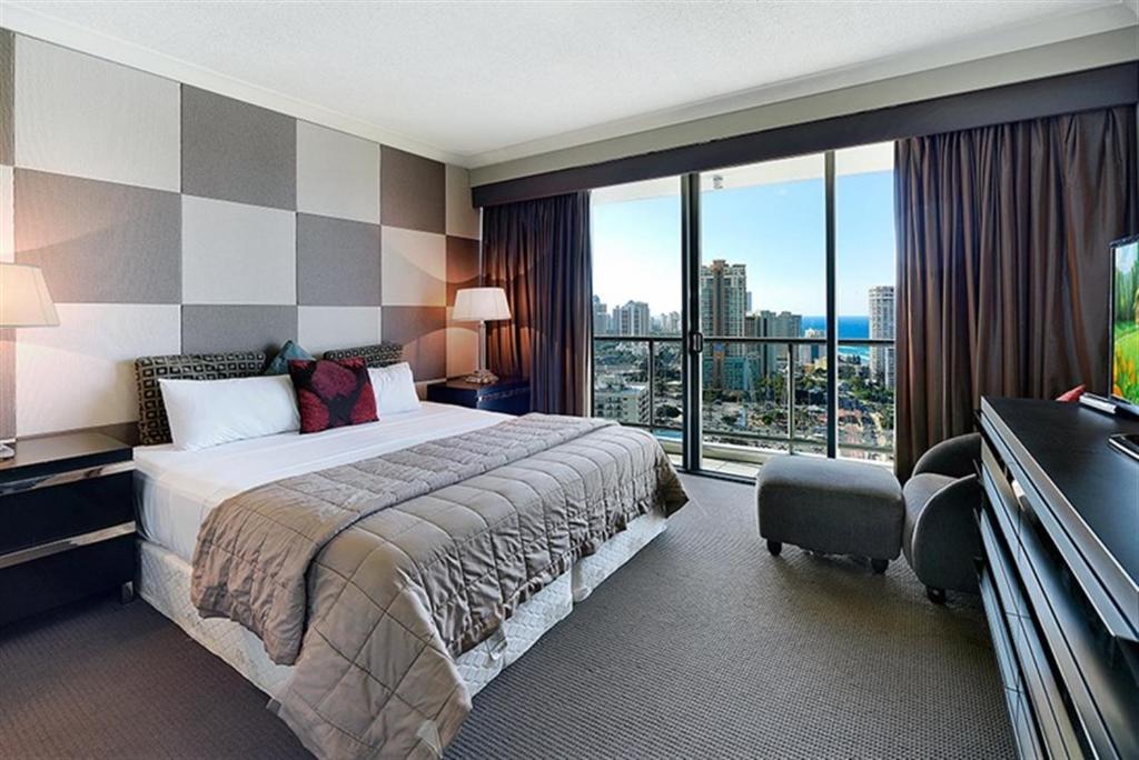 Deluxe Chevron Renaissance Apartment โกลด์โคสต์ ภายนอก รูปภาพ