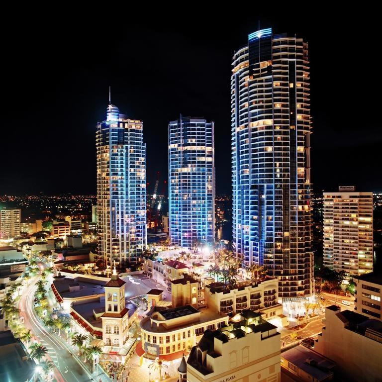 Deluxe Chevron Renaissance Apartment โกลด์โคสต์ ภายนอก รูปภาพ